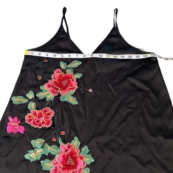 Seek the Label Floral Embroidered Black Slip Dress Woman’s Size Small NWT - Picture 7 of 11